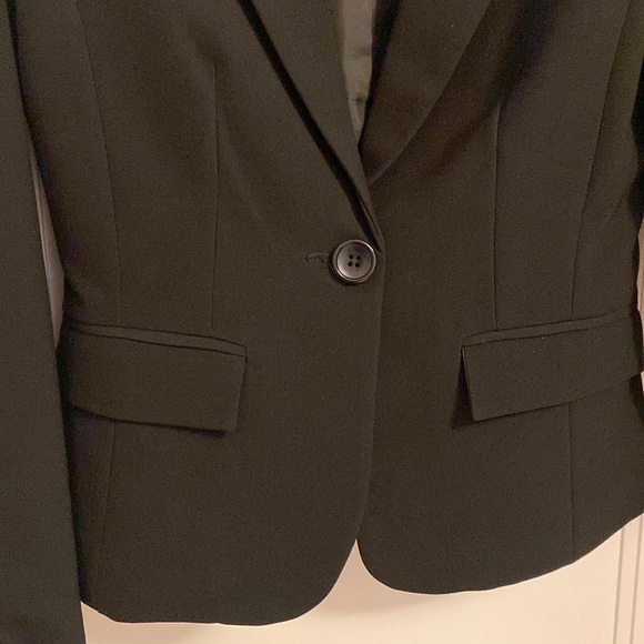 Black Blazer - Nipped at Waist, Single Button Closure, Slash/ Flap pockets - Picture 3 of 6